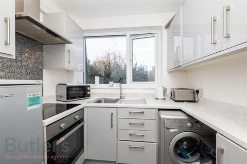 undefined, Wrythe Lane, Carshalton