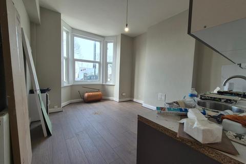 2 bedroom apartment to rent, Scrubs Lane, London, NW10