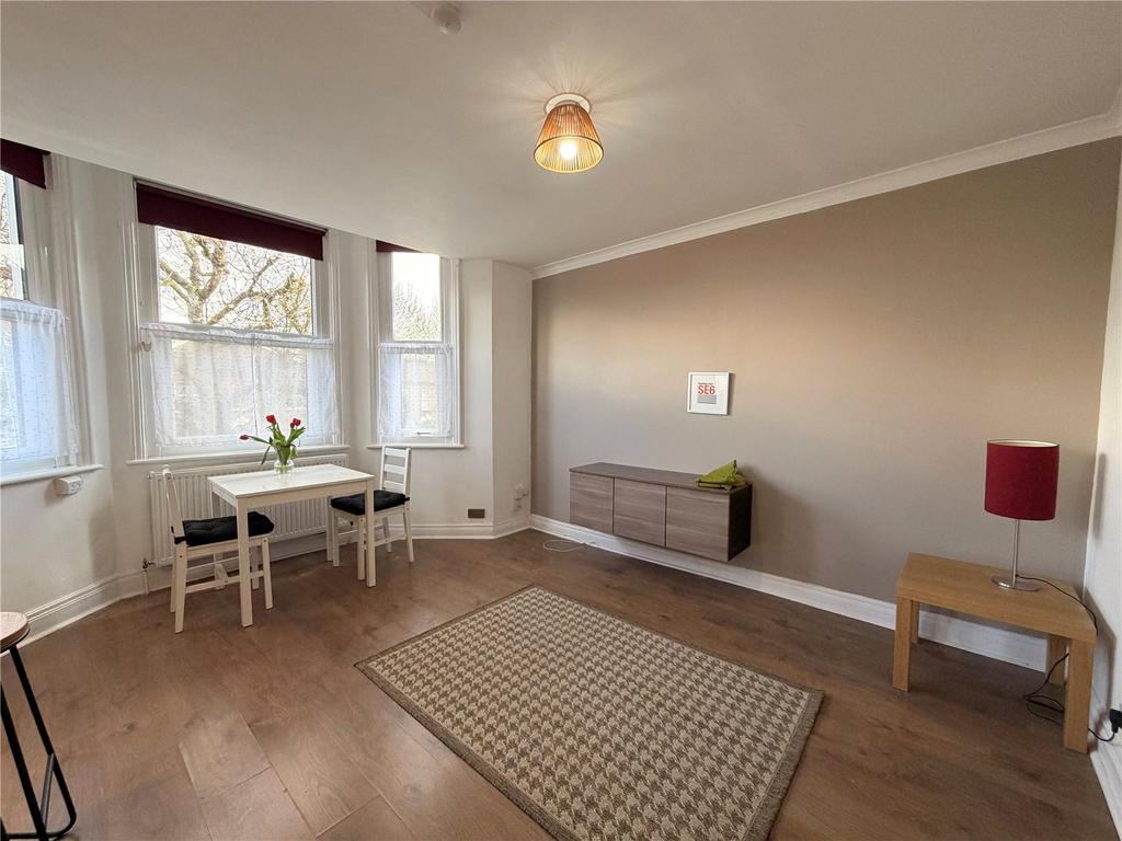 Apartment in London - View 3