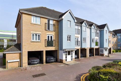2 bedroom ground floor flat for sale, Sherwood Avenue, Larkfield, Aylesford, Kent