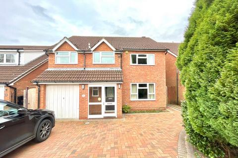 4 bedroom detached house to rent, Barnfield Drive, Solihull, B92