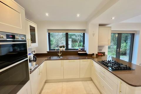 4 bedroom detached house to rent, Barnfield Drive, Solihull, B92