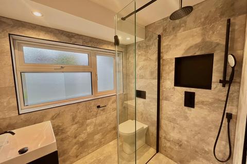 4 bedroom detached house to rent, Barnfield Drive, Solihull, B92