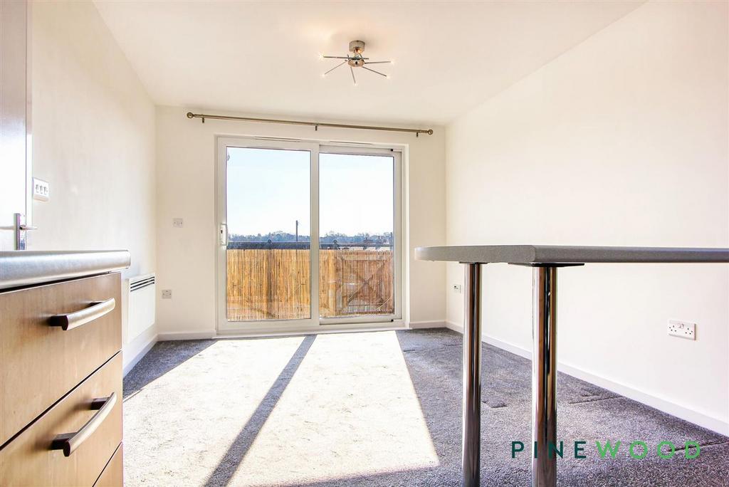 Lounge / kitchen