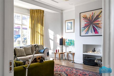 5 bedroom end of terrace house for sale, Broomfield Avenue, London, N13