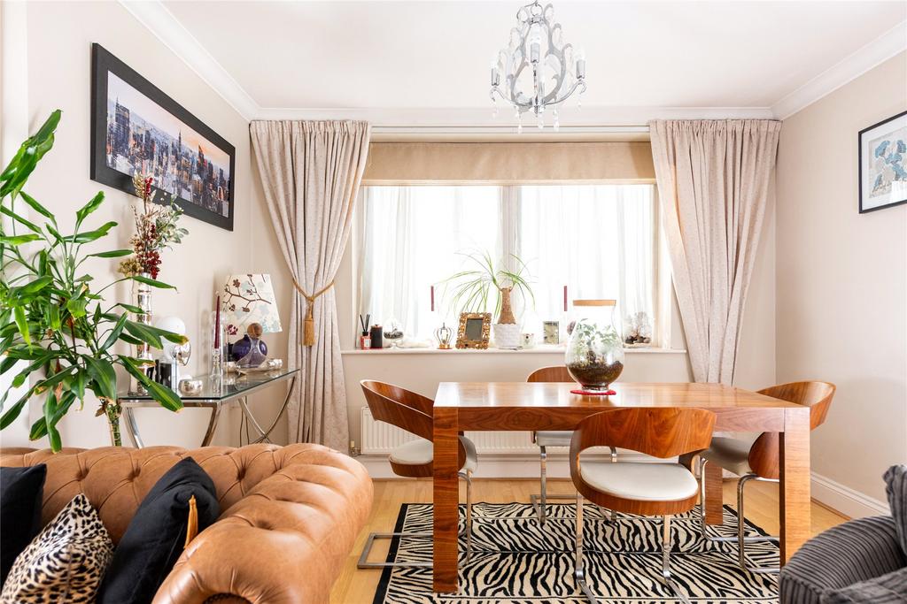 Sitting/Dining