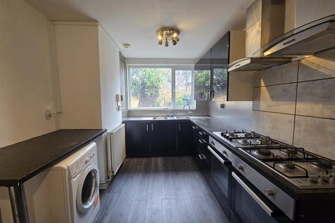 House share to rent, Hogan Way, London