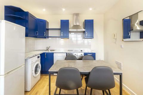 2 bedroom flat to rent, Kepler Road, London SW4