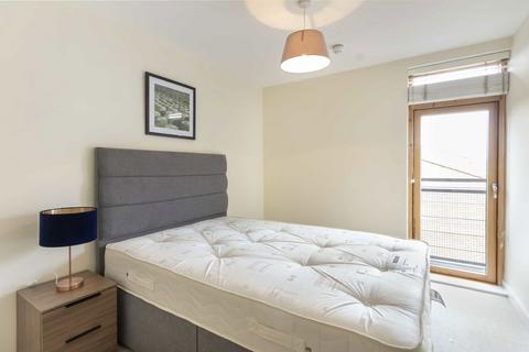 2 bedroom flat to rent, Kepler Road, London SW4