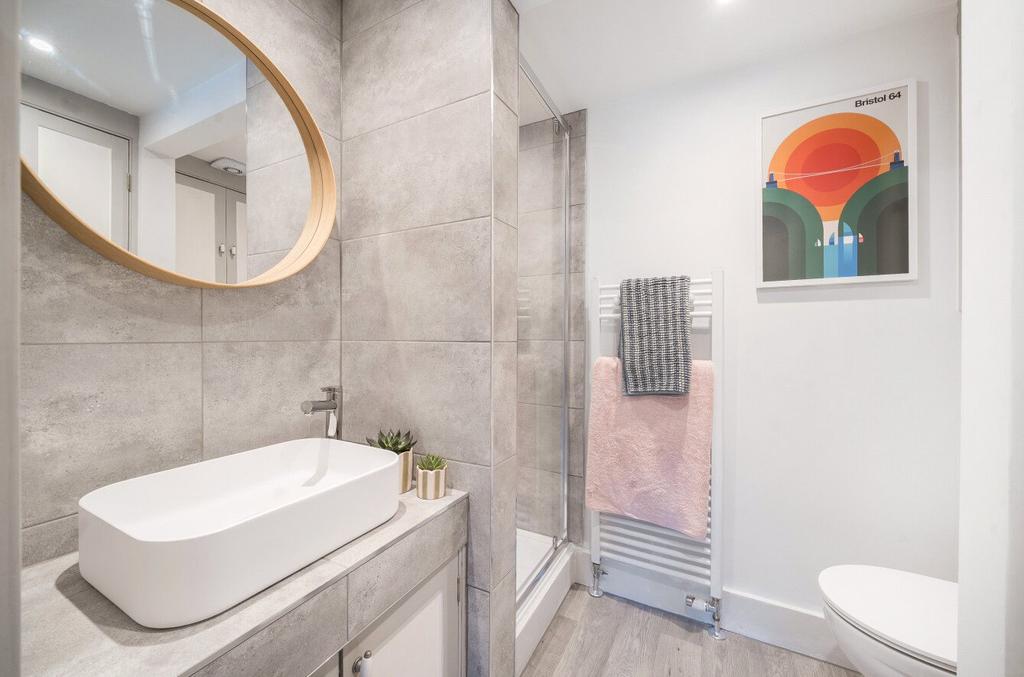 Bed 1 Ensuite
