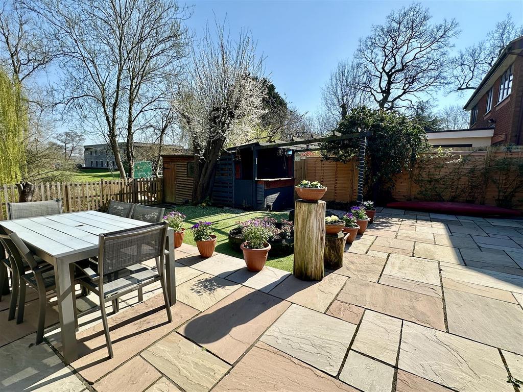 Patio &amp; garden
