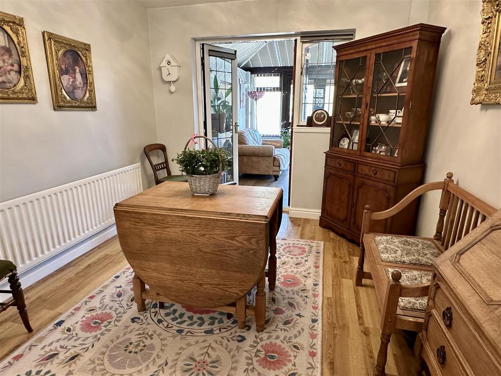 Living room/dining