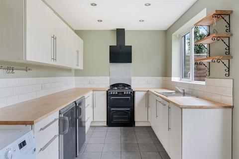 2 bedroom house to rent, Malmstone Avenue, Merstham RH1