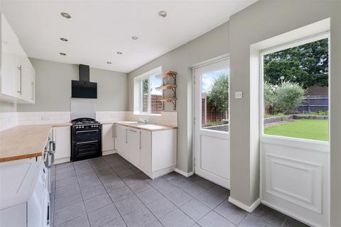 2 bedroom house to rent, Malmstone Avenue, Merstham RH1