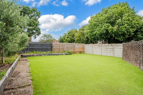 2 bedroom house to rent, Malmstone Avenue, Merstham RH1