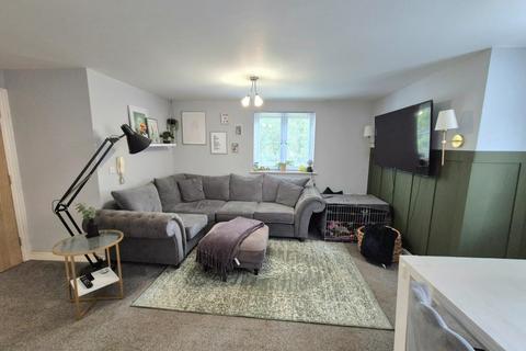 2 bedroom apartment for sale, Gregory Gardens, Northampton NN3