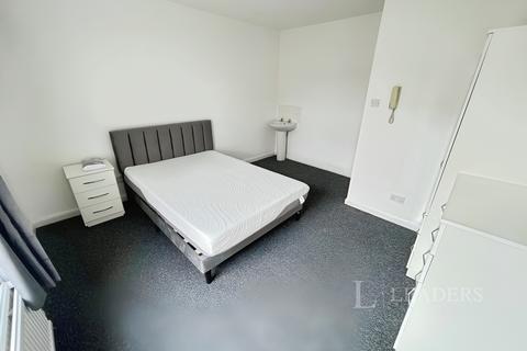 1 bedroom in a house share to rent, Wellington Street, Luton, Bedfordshire, LU1