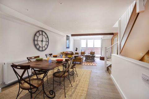 undefined, Elm Grove, Wimbledon SW19