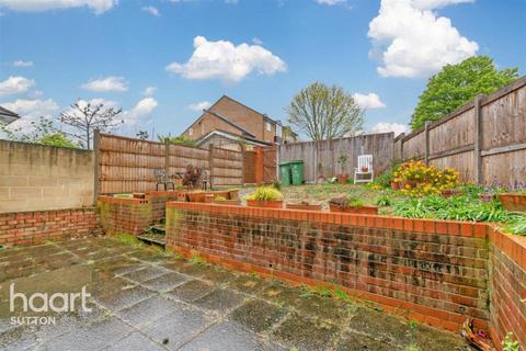 undefined, Avon Close, Sutton