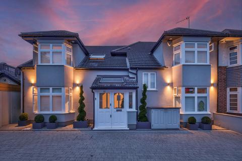 4 bedroom house for sale, Chadacre Avenue, Ilford IG5