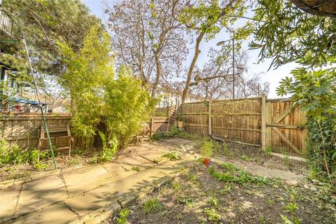 3 bedroom maisonette to rent, Mandarin Court, Edward Street, London, SE8