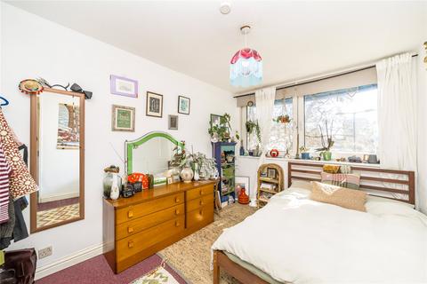 3 bedroom maisonette to rent, Mandarin Court, Edward Street, London, SE8