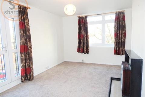 1 bedroom flat to rent, Strathdon Drive, Earlsfield, London