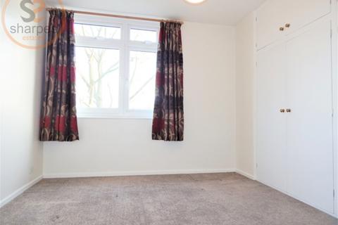 1 bedroom flat to rent, Strathdon Drive, Earlsfield, London