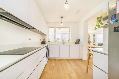 undefined, Twickenham Road, Teddington TW11