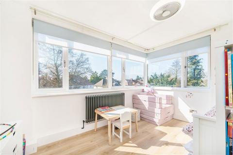 undefined, Twickenham Road, Teddington TW11