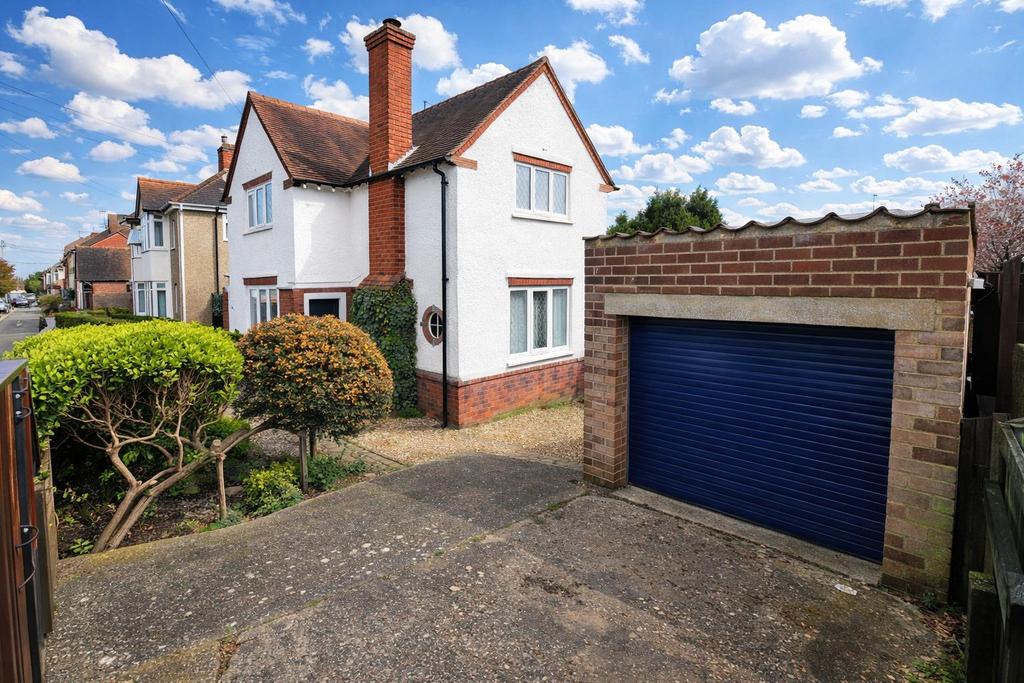 Garage & Parking