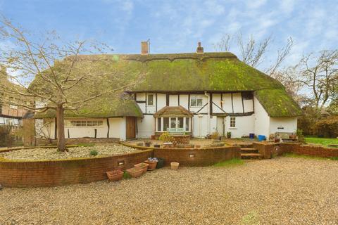 4 bedroom detached house for sale, Little Hill, Great Billington, LEIGHTON BUZZARD