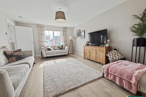 5 bedroom detached house for sale, Mayfly Road, Northampton NN4