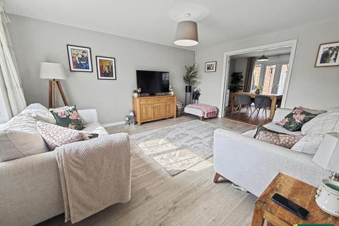 5 bedroom detached house for sale, Mayfly Road, Northampton NN4