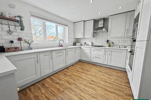 5 bedroom detached house for sale, Mayfly Road, Northampton NN4