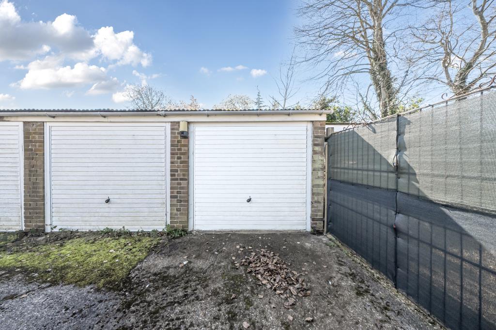 Garage on end