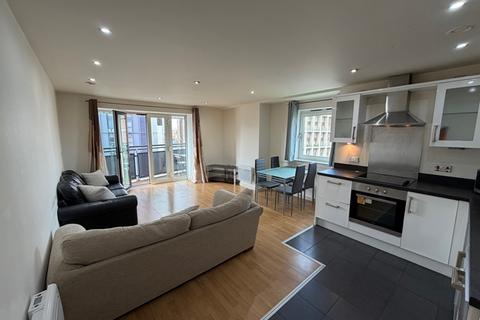 2 bedroom apartment to rent, MASSHOUSE LARGE CORNER 2 BED, FURNISHED WITH BALCONY & PARKING