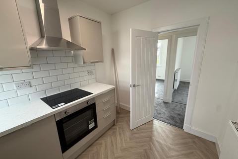 2 bedroom flat to rent, Harlow Place, Dundee DD3