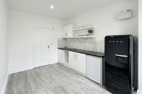 undefined, Clayponds Lane, Brentford TW8