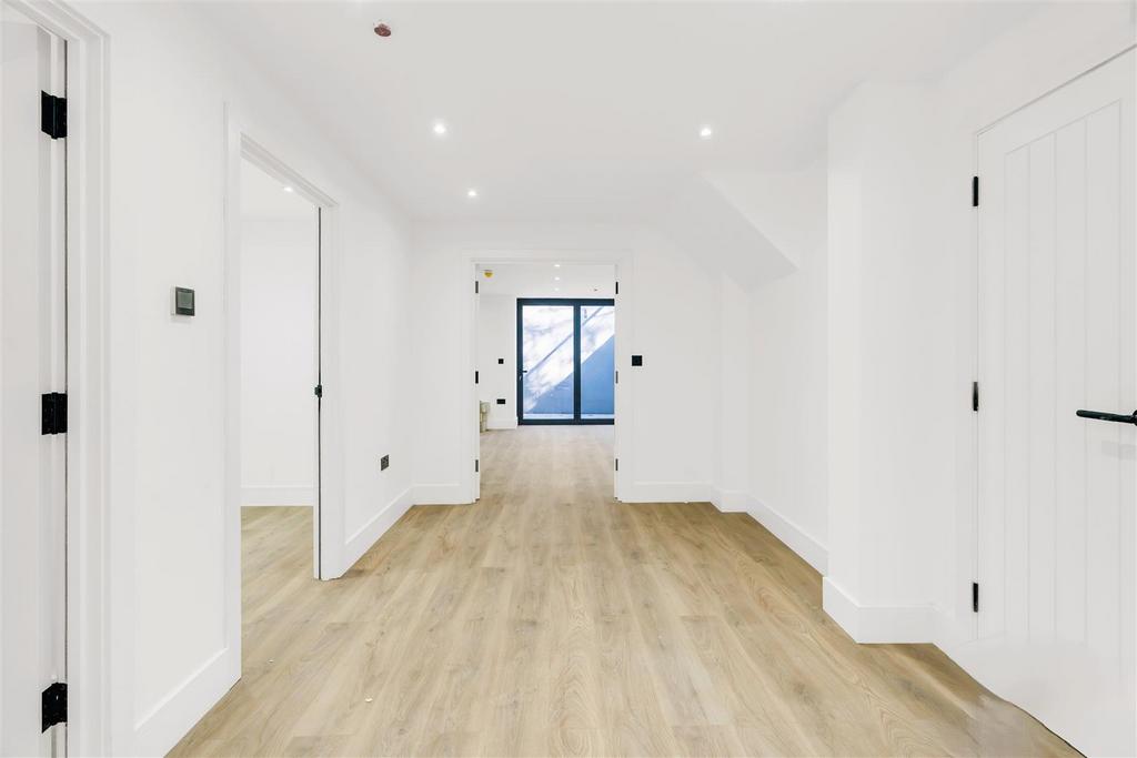 AV503909.jpg