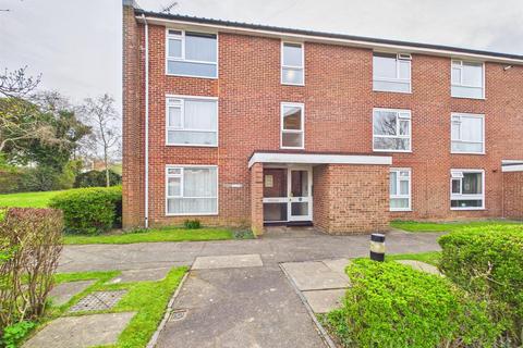 1 bedroom flat for sale, Holmbury Grove, Featherbed Lane, Croydon, CR0 9AQ