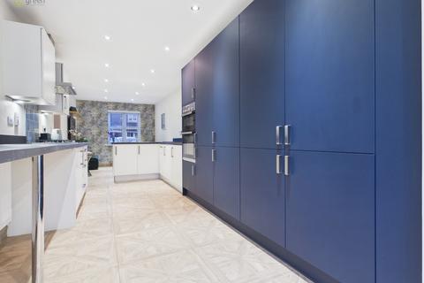 4 bedroom detached house for sale, Croft Close, Two Gates, Tamworth, B77