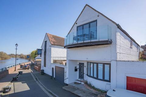 undefined, Waterside, Upton-upon-Severn, Worcester, Worcestershire, WR8