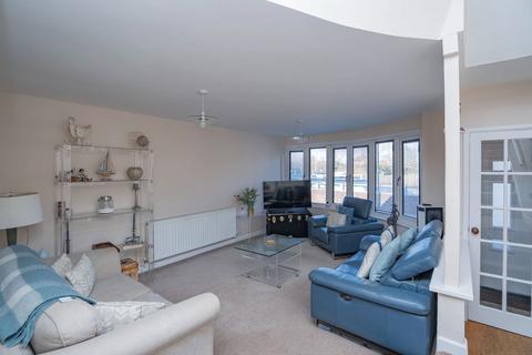 undefined, Waterside, Upton-upon-Severn, Worcester, Worcestershire, WR8