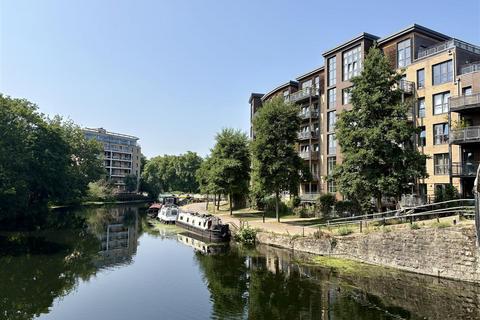 1 bedroom flat for sale, Dockside Court, Harry Zeital Way, Hackney