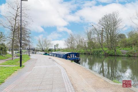 1 bedroom flat for sale, Dockside Court, Harry Zeital Way, Hackney