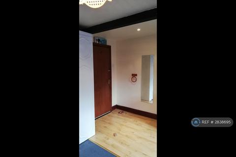 1 bedroom in a house share to rent, Lynton Road, London, W3