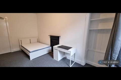 undefined, Byres Road, Glasgow, G11