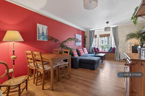 2 bedroom flat to rent, Mcdonald Road, Edinburgh, EH7
