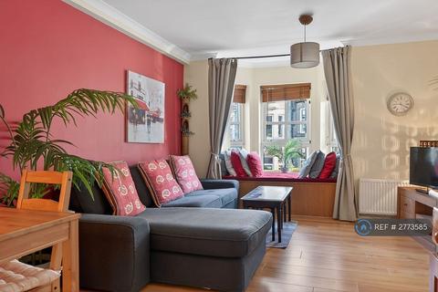 2 bedroom flat to rent, Mcdonald Road, Edinburgh, EH7
